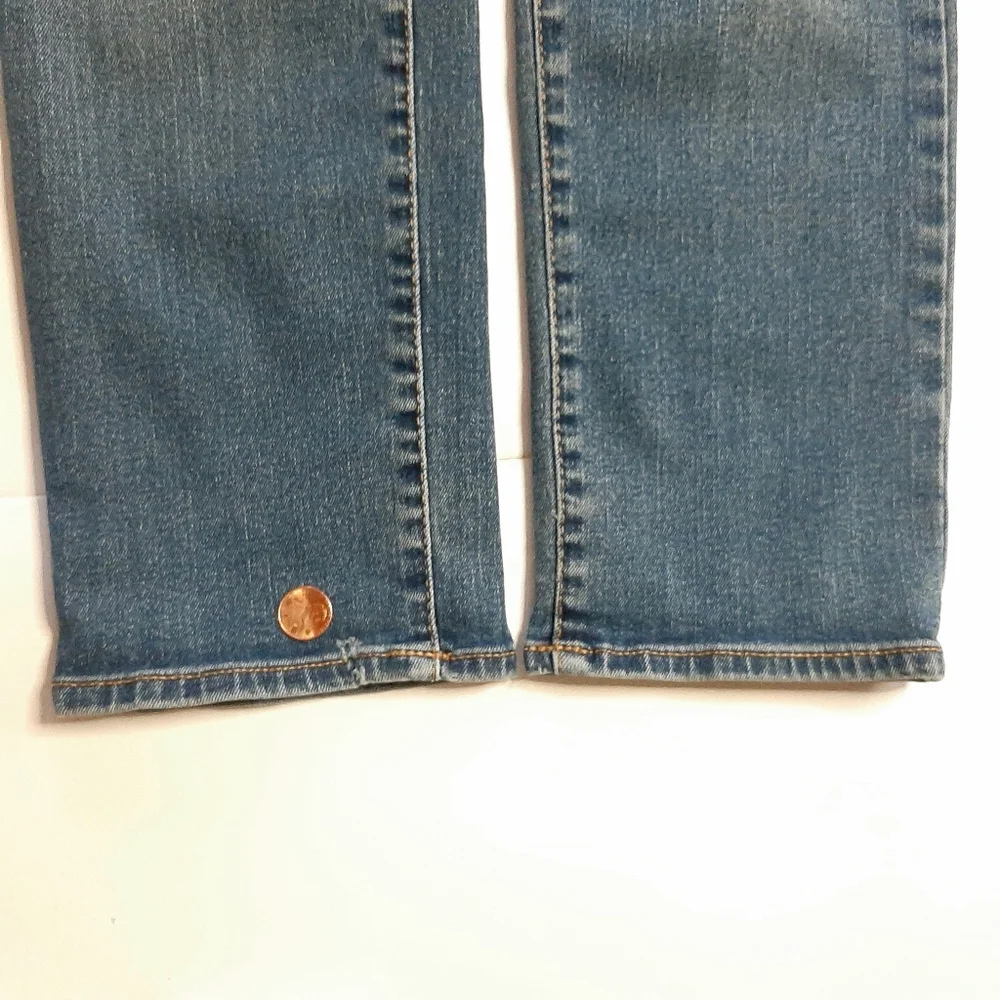 GAP Straight Leg Built-In Flex Blue Jeans